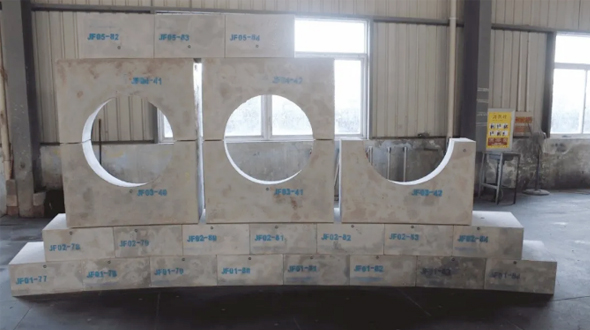 首鋼京唐1#高爐瑞爾陶瓷墊、風(fēng)口組合磚砌筑完成